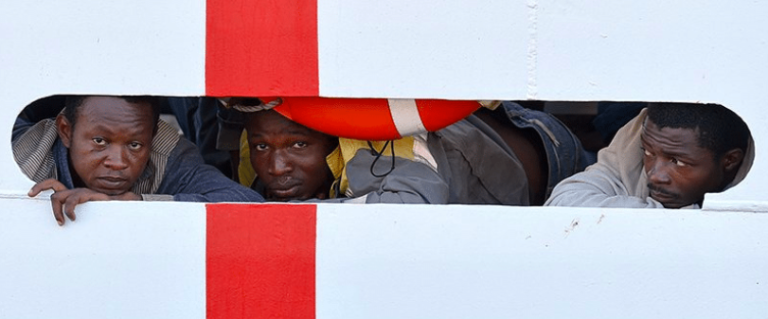 Nave Diciotti. Manifestazione a Catania per chiedere la liberazione dei migranti ancora a bordo