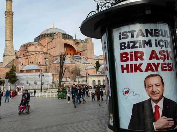 Santa Sofia. Erdogan unisce nazionalismo assoluto e religiosità antimoderna