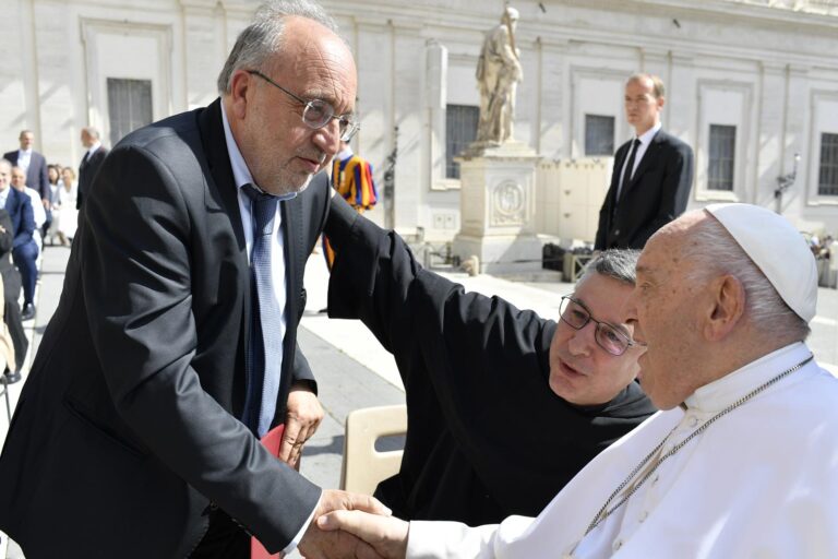 Padre Enzo Fortunato: questa carta è un nuovo inizio, oggi passaggio storico