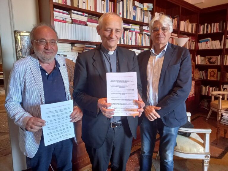 La Carta di Assisi consegnata al cardinal Zuppi