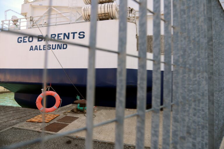 La Geo Barents “punita” per aver soccorso persone in mare. Scatta il fermo amministrativo della nave