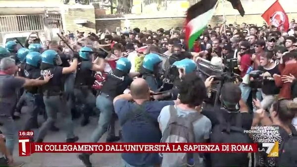 Scontri al corteo pro Palestina a Roma: 34 feriti, quattro fermati