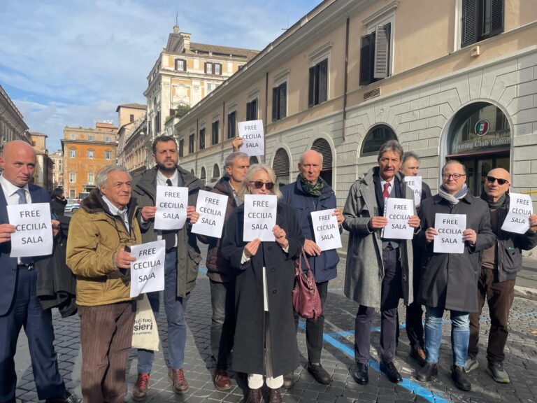 Grande partecipazione alla manifestazione per la scarcerazione di Cecilia Sala